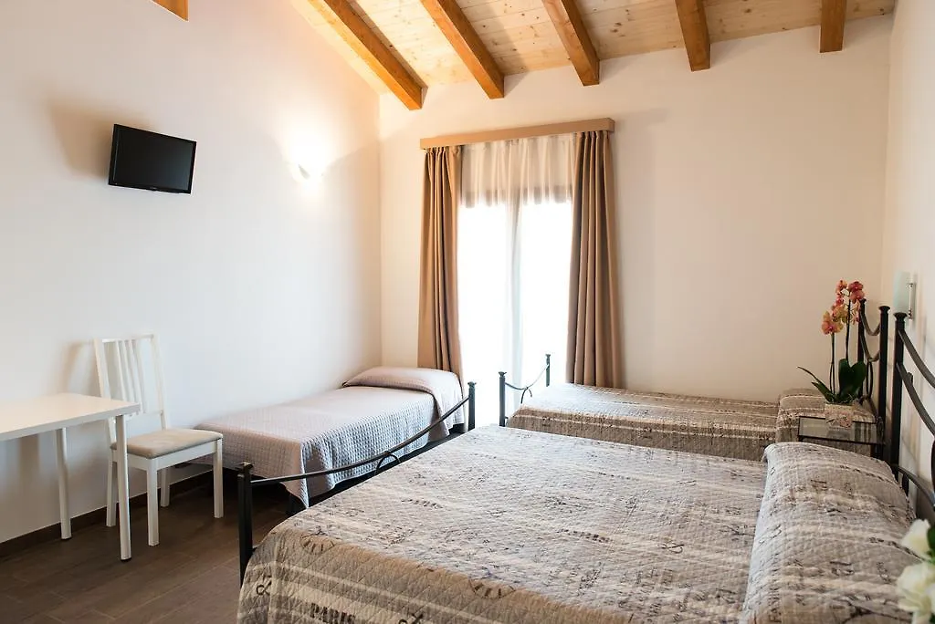 팜스테이 Agriturismo Chesini 카스텔누보델가다 이탈리아